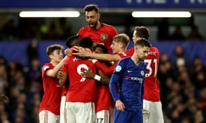 Anthony Martial (No 9) celebra el gol de apertura del Manchester United.