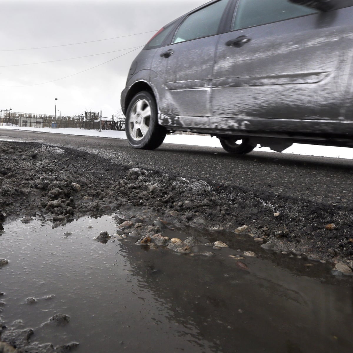 Not Just Detroit Residents Of Nearby Michigan City Face 11 000 Water Bills Detroit The Guardian