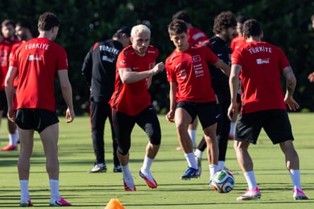 Arda Guler (R) and Baris Alper Yilmaz train pinch Turkey successful Miami earlier nan World Cup