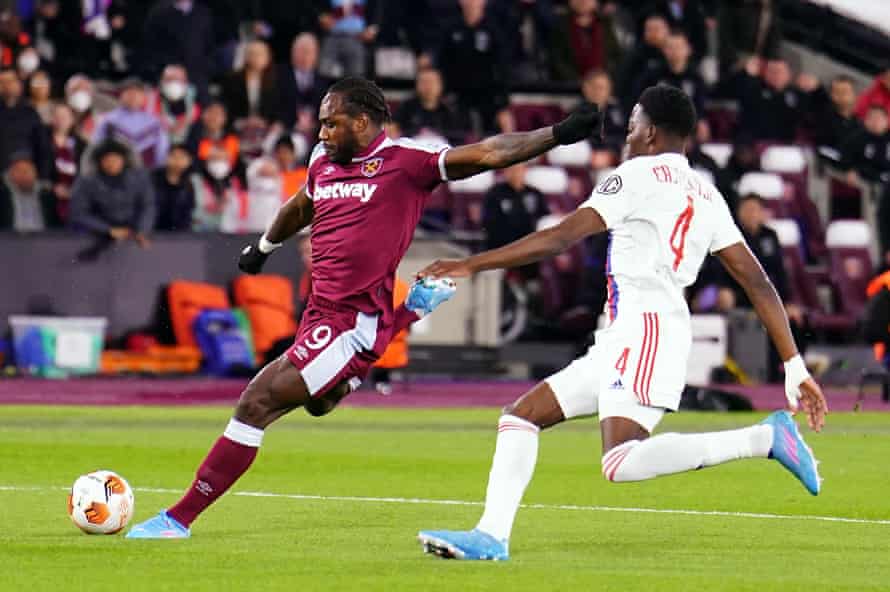 West Ham v Lyon: Europa League quarter-final, first leg – live! | Europa League 5 Michail Antonio goes close for West Ham.