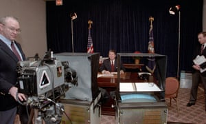 The ultimate role … President Reagan records his New Year’s message to the Soviet people in 1985.