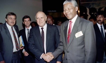 FW de Klerk shaking hands with Nelson Mandela in 1992.