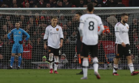 David de Gea and teammates look dejected after conceding the fourth.