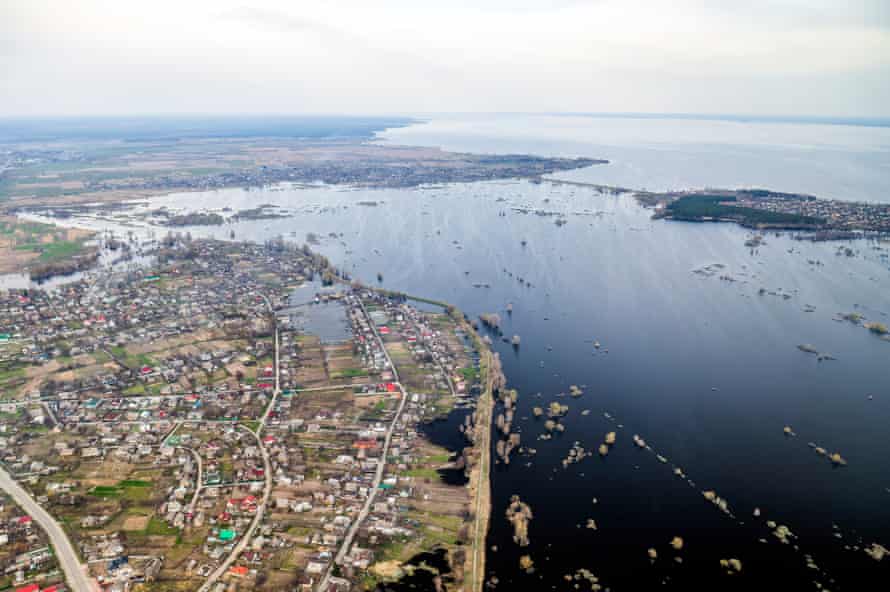 Water seeping from the Kyiv reservoir into Demydiv, Ukraine