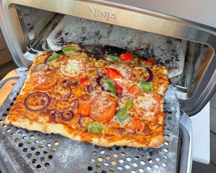 Ninja Artisan electric outdoor pizza oven & air fryer MO201UK