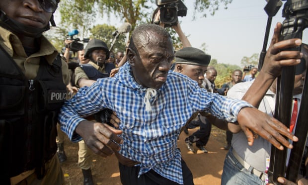 Kizza Besigye was arrested by police outside his home in Kasangati on 22 February.