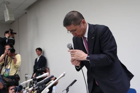 JAPAN-NISSAN-RENUALT-MITSUBISHI-AUTO-GHOSNNissan Motors CEO Hiroto Saikawa (R) bows at the end of a press conference at the company’s headquarters in Yokohama, Kanagawa prefecture on November 19, 2018. - Nissan chairman Carlos Ghosn is facing dismissal after his reported arrest in Japan over allegations of financial misconduct, the firm’s CEO said on November 19, in a shocking fall from grace for one of the world’s best-known businessmen. (Photo by Behrouz MEHRI / AFP)BEHROUZ MEHRI/AFP/Getty Images