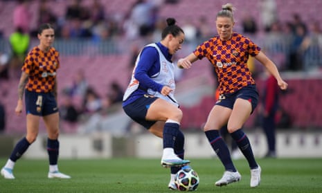 Lucy Bronze and Fridolina Rolfoe of Barcelona warm up ahead of the Women’s Champions League quarter-final second leg match between Barcelona and Roma.