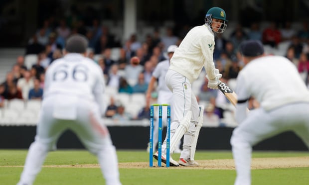 Robinson skittles South Africa before Pope gives England narrow advantage | England v South Africa 2022 2 South Africa’s Marco Jansen can only watch on as he is caught by Joe Root from Ollie Robinson’s bowling.