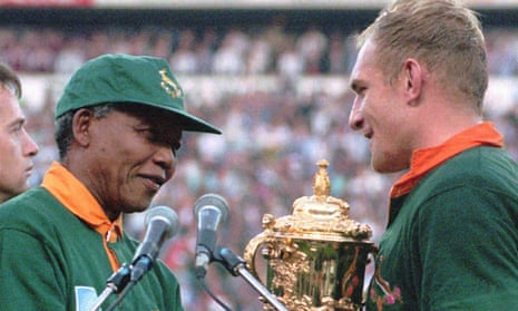 20 anos após Mandela abraçar o rugby, África do Sul e All Blacks duelam por  vaga na final - ESPN