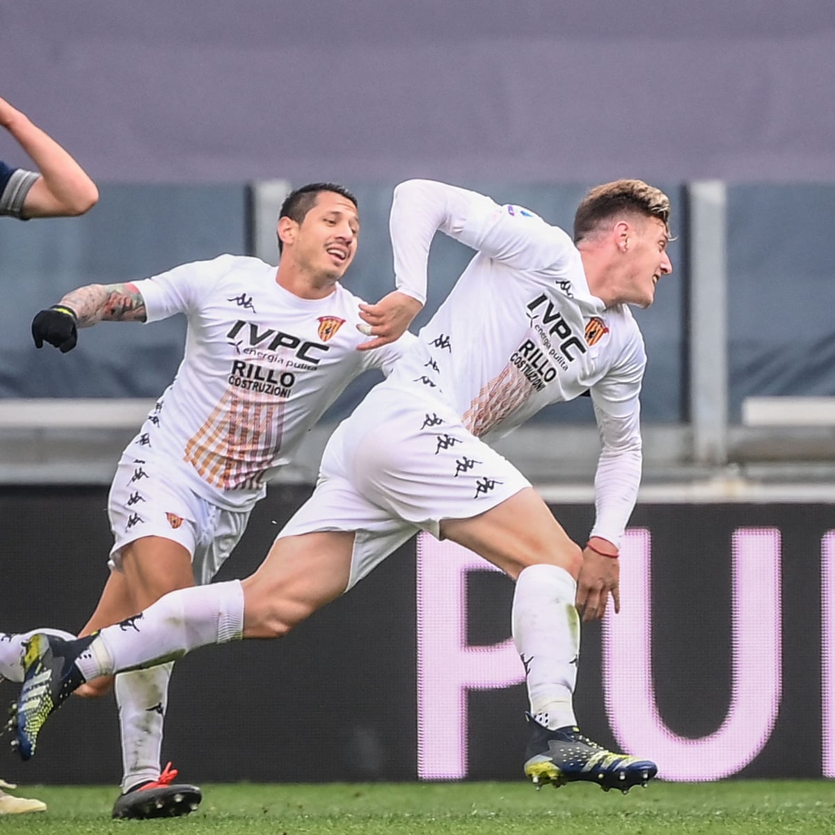 Juventus Stunned By Benevento While Barcelona And Dest Run Riot At Socieded European Club Football The Guardian