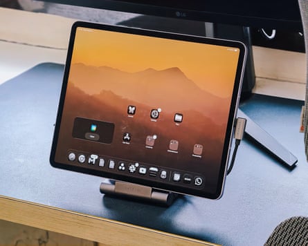 Tablet stand Satechi OntheGo Foldable Stand Hub