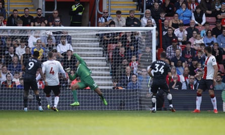 Granit Xhaka scores