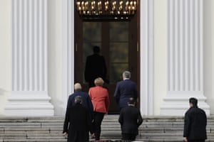 German Chancellor Angela Merkel pledged early Monday to maintain stability after the Free Democratic Party pulled out of talks on forming a new government with her conservative bloc and the left-leaning Greens.