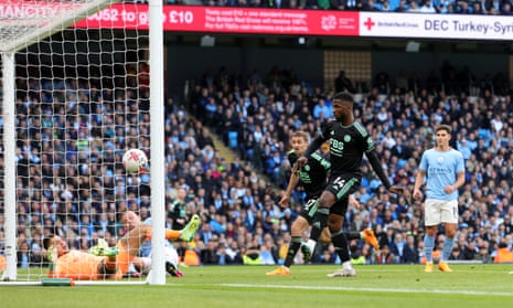 Kelechi Iheanacho pulls one back for the Foxes.
