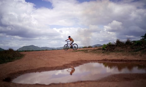 Venezuela, Guyana agree not to 'use force' to settle land dispute