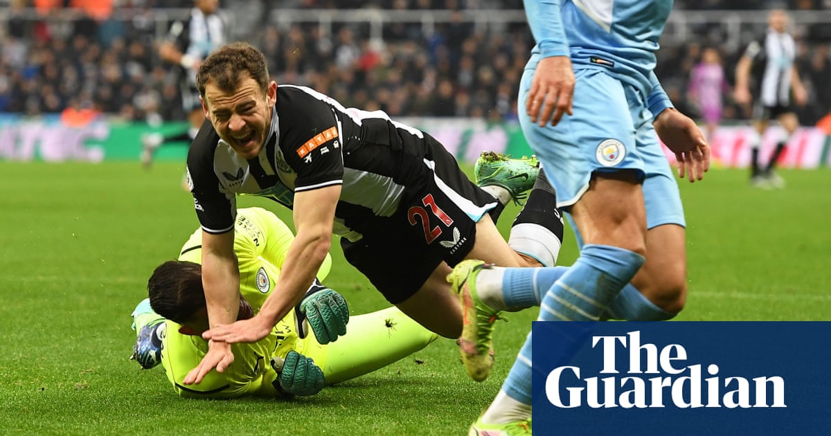 ‘Feeling of injustice’: Howe speaks out as Newcastle contact league over referees