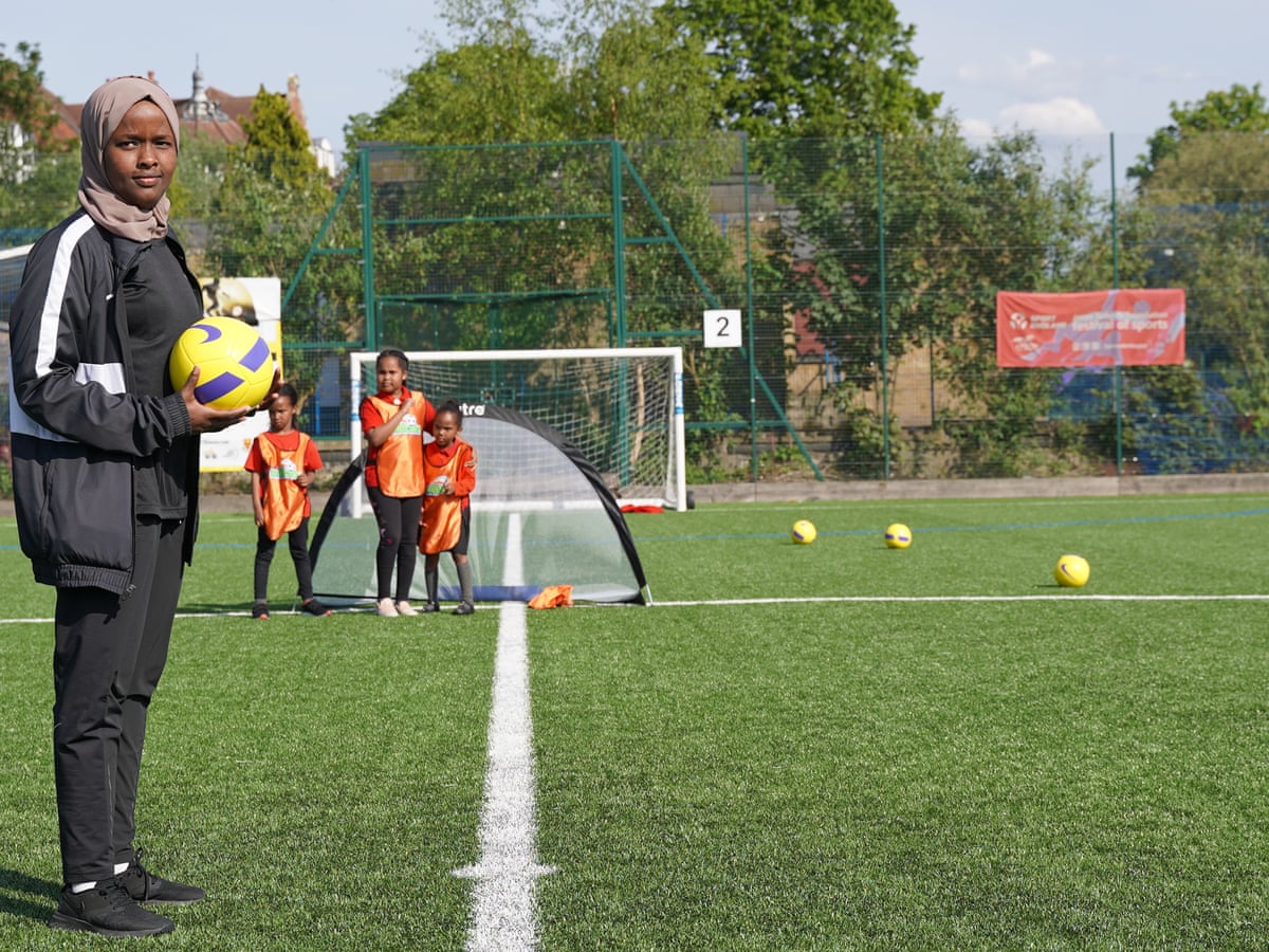 From Somali Refugee To England S First Female Muslim Football