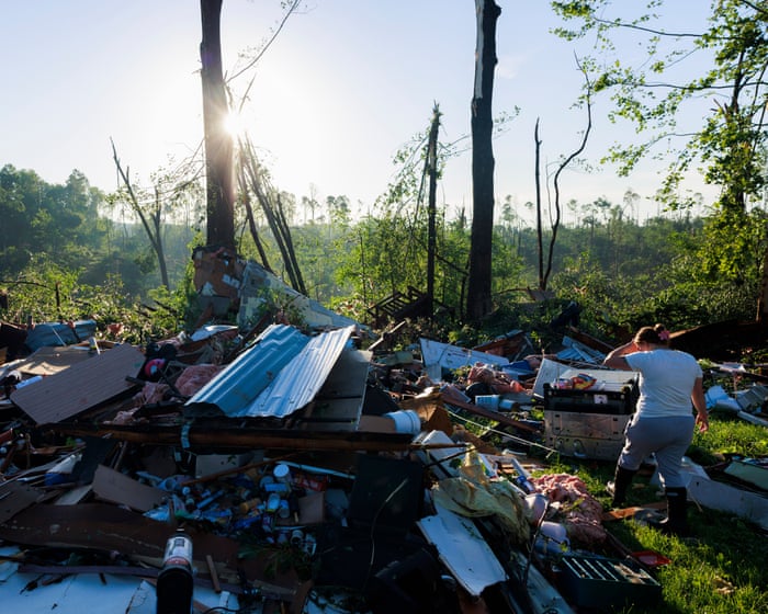 Two killed and several injured as tornado rips through southern Illinois