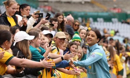 Sam Kerr greets members of the 36,000-strong crowd after Saturday’s loss to the US.