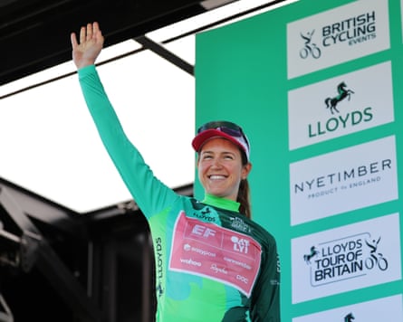 Kristen Faulkner is in the green jersey with a four-second lead over Riejanne Markus.