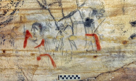 A Missouri cave featuring 1,000-year-old artwork from the Osage Nation was sold at auction for US$2.2m.