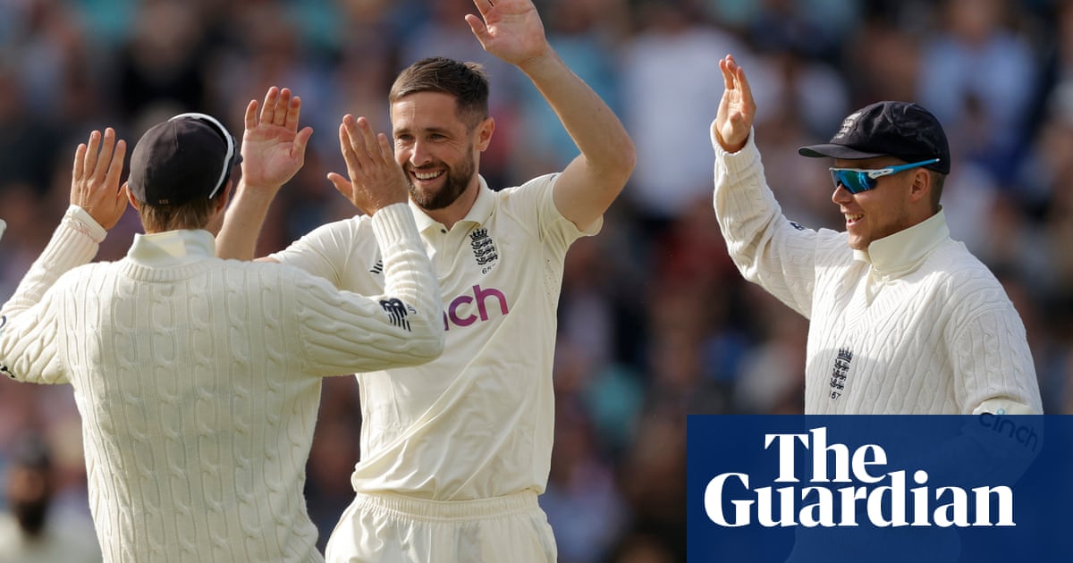 Chris Woakes returns without the fanfare but still a very big noise | Jonathan Liew
