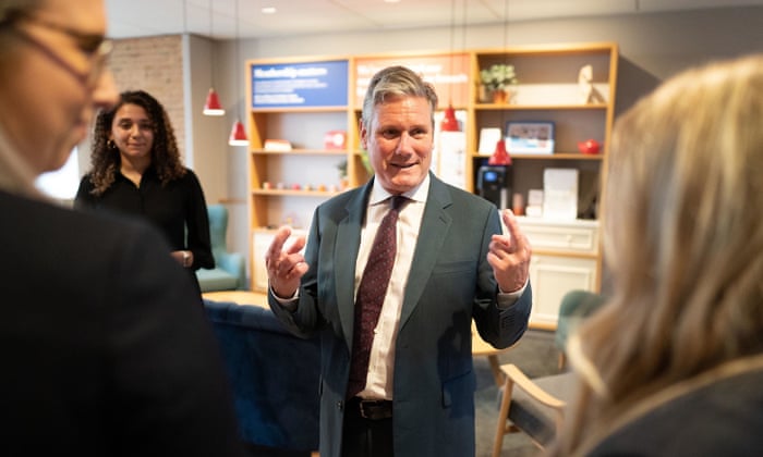 Keir Starmer visit to Nationwide - SwindonPABest Labour leader Sir Keir Starmer speaks with staff members during a visit to the Nationwide Building Society's headquarters in Swindon, Wiltshire, one of the area's largest employers where he talked to them about their work, their experience of the cost of living crisis, and Labour's energy price cap freeze. Picture date: Tuesday August 16, 2022. PA Photo. See PA story POLITICS Labour. Photo credit should read: Stefan Rousseau/PA Wire