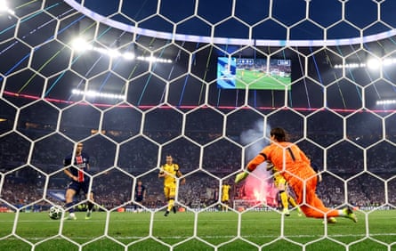 Achraf Hakimi watches his shot go in to open the scoring past Inter’s Yann Sommer in the Champions League final.