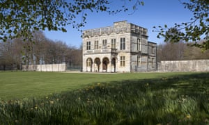 Lodge Park et Sherborne Estate avec des jonquilles