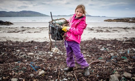 A pupil takes part in Greenpeace’s Mull Beach Clean, 2017.
