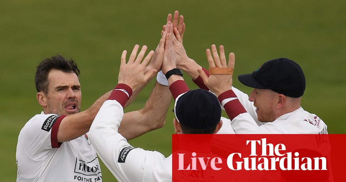 County cricket day two: Somerset v Notts, Leicestershire v Sussex and more – live