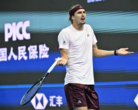 Alexander Zverev shows his frustration.