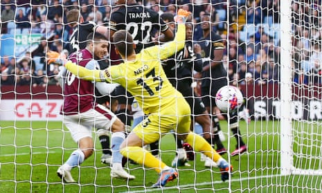 Emi Buendia of Aston Villa scores a goal to make it 3-0.
