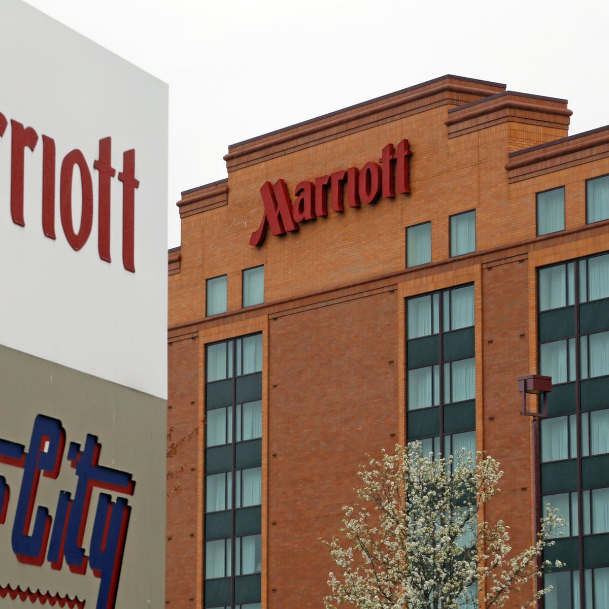 Starwood Hotels Accepts 13 6bn Merger With Marriott International Business The Guardian