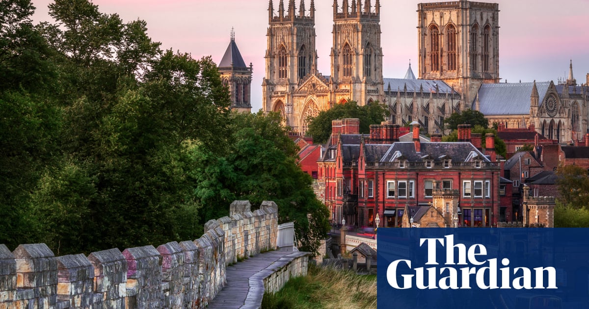 England’s new towns must be walkable and green, say campaigners England’s new towns must be walkable and green, say campaigners