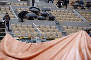 Spectators wait for the start of Dominic Thiem v Diego Schwartzman match.