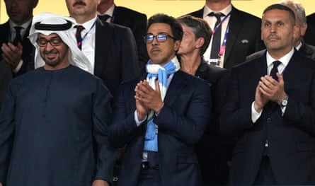Sheikh Mansour (giữa), ông chủ Manchester City tại chung kết Champions League 2023