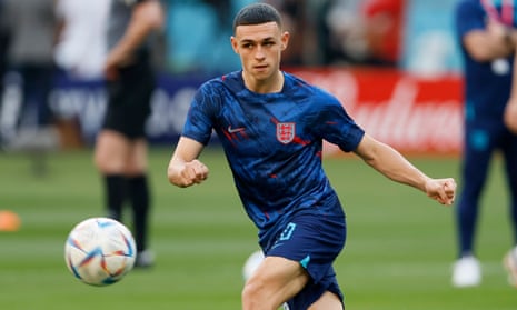 Phil Foden trains with England at the World Cup