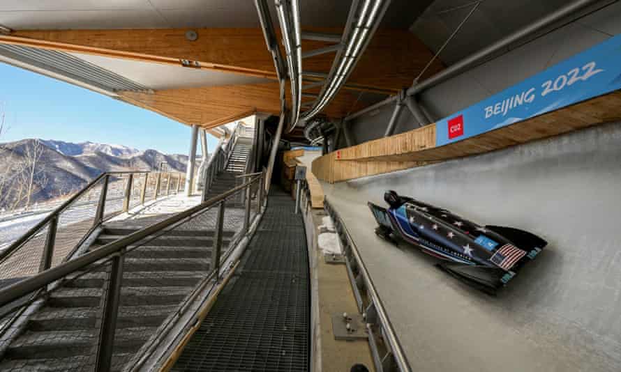 Elana Meyers Taylor on her way to monobob silver in Beijing.