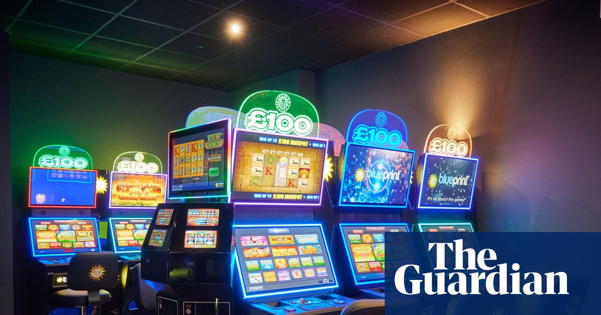 High street slot machine shops pay staff bonuses linked to how much gamblers lose
