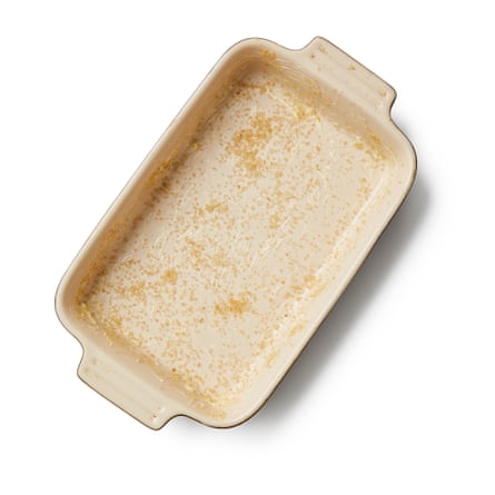 Grease a casserole or baking tray with butter and sprinkle with sugar.