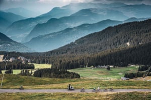 Riders on Stage 17 between Grenoble and Meribel