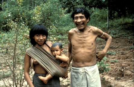 Karapiru and his wife Marimia and their baby in 2000.