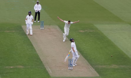Josh Hazlewood bowls Joe Root during day one of the 5th Ashes test match between England and Australia at the Kia Oval.
