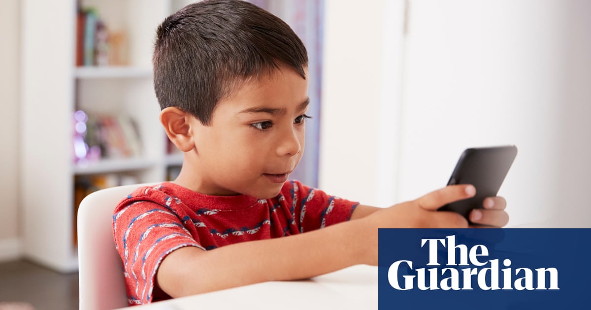 Tell us: what questions do you have about the impacts of smartphones on children?