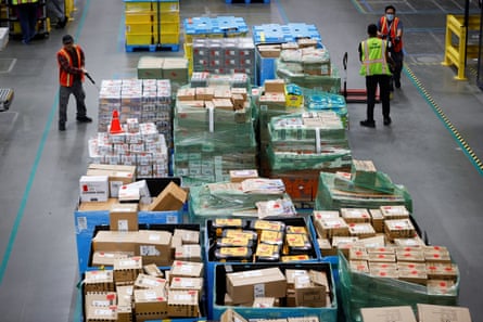 warehouse injuries '80% higher' than competitors, report claims