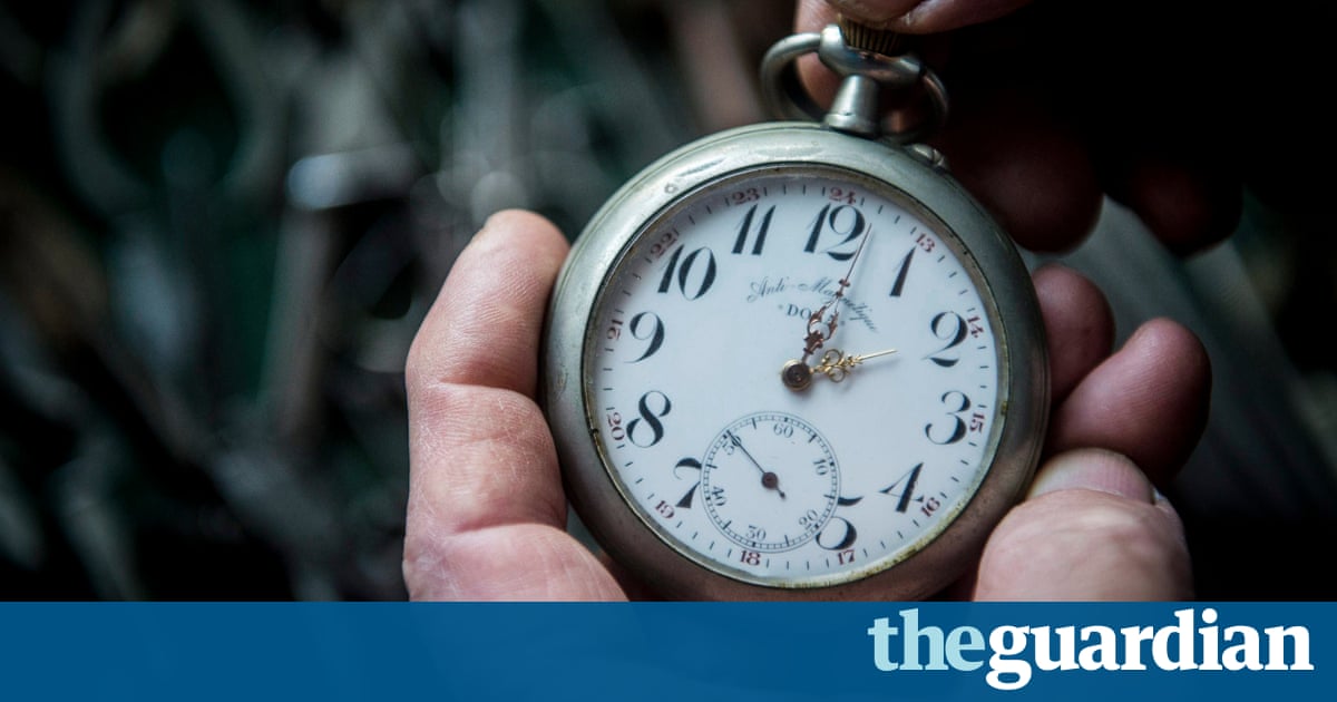 When do the clocks go back? Key facts about the switch to GMT 14