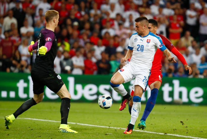 Robert Mak is unable to steer the ball home after poor defending by Chris Smalling and Joe Hart.
