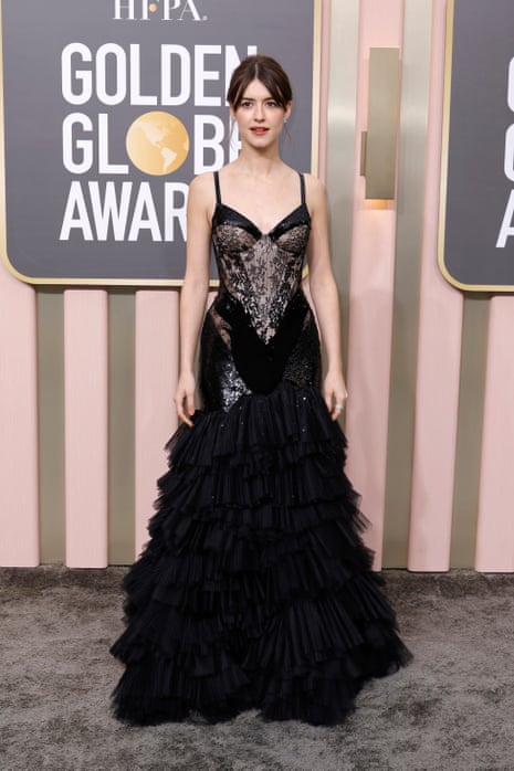 Golden Globes 2023: Winners, Losers, Controversies - Live! | Golden Globes 2023 22 Daisy EdgarJones